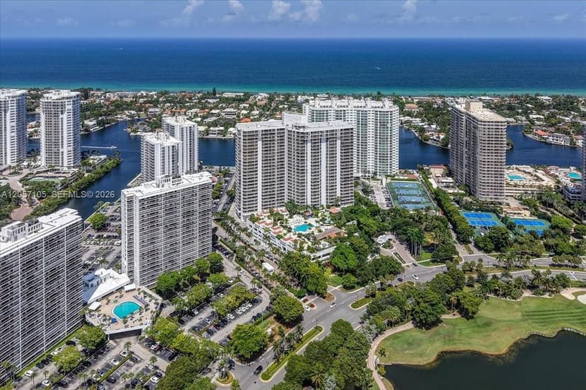 20515 E Country Club Dr # 2048, Aventura FL 33180