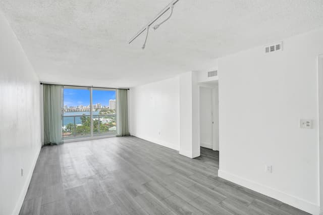 2841 NE 163RD Street # 1111, North Miami Beach FL 33160 - North Miami Beach, FL - Photo 4