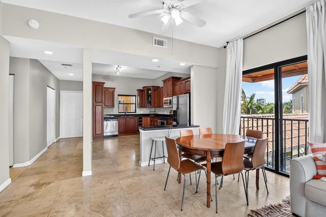 1620 Presidential Way # 402, West Palm Beach FL 33401 - West Palm Beach, FL - Photo 2