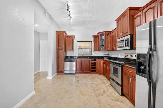 1620 Presidential Way # 402, West Palm Beach FL 33401 - West Palm Beach, FL - Photo 6