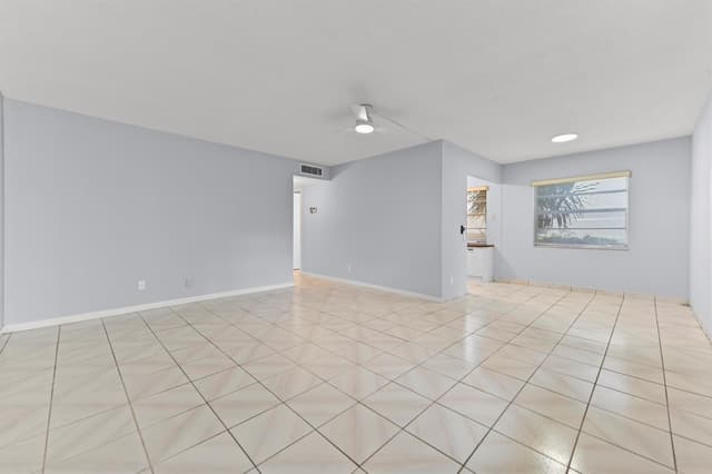 548 Capri L, Delray Beach FL 33484 - Delray Beach, FL - Photo 6