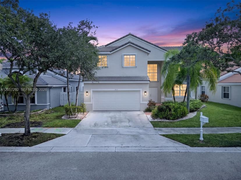 1012 Cedar Falls Dr, Weston FL 33327