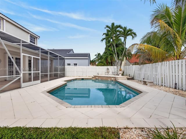 1012 Cedar Falls Dr, Weston FL 33327 - Weston, FL - Photo 5