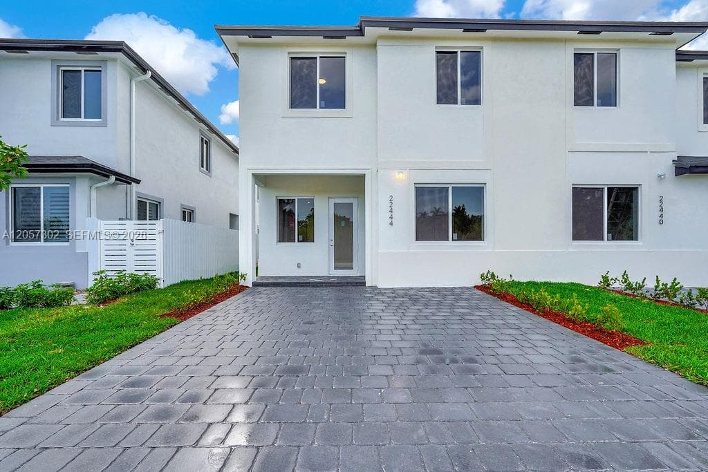 22555 SW 125th Ave # 13A, Miami FL 33170