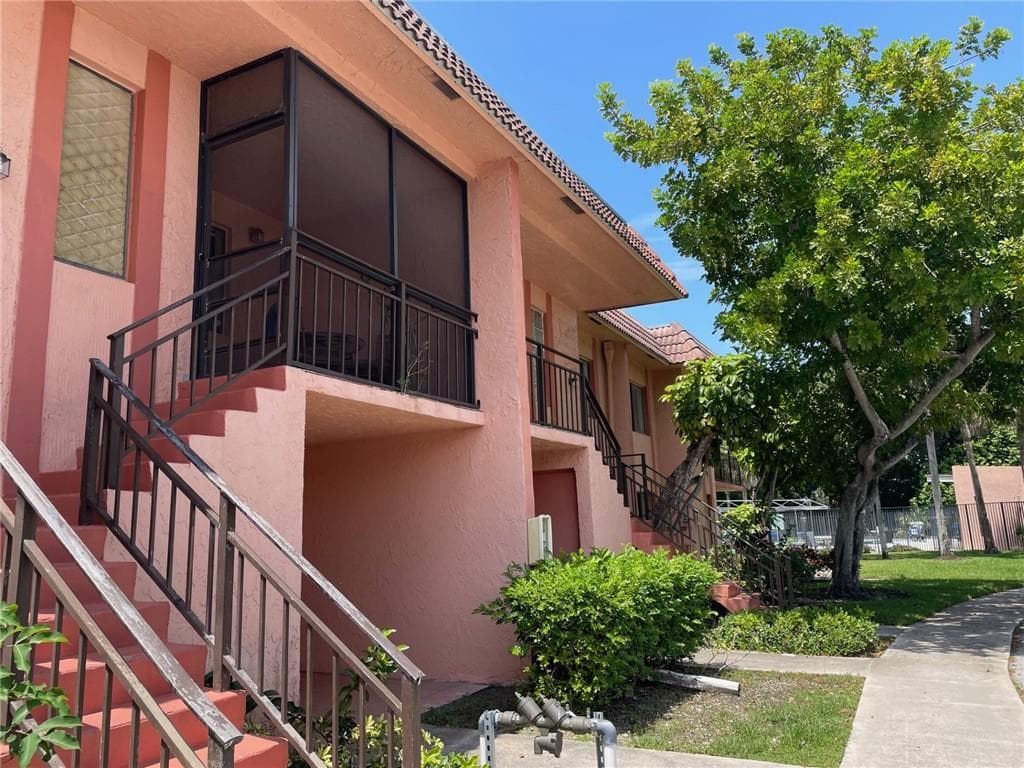 235 LAKEVIEW Drive # 102, Weston FL 33326 - Weston, FL - Photo 1