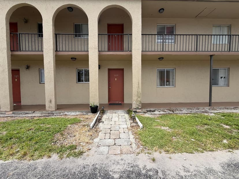 6112 Forest Hill Boulevard # 109, West Palm Beach FL 33415
