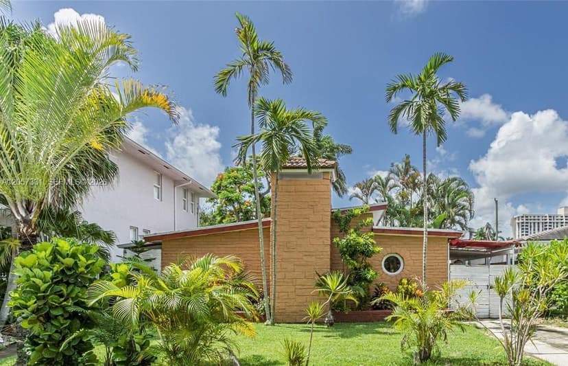 1566 NE 110th St, Miami FL 33161