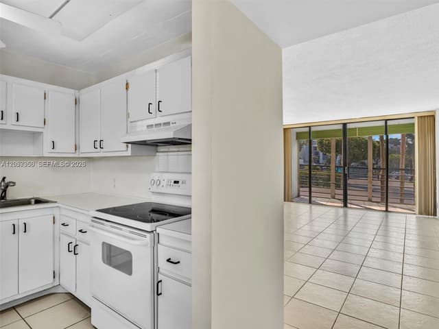 20500 W Country Club Dr # 203, Aventura FL 33180 - Aventura, FL - Photo 2