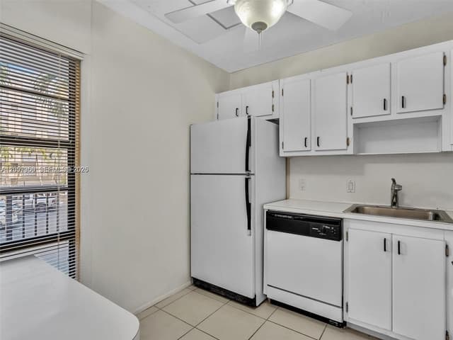 20500 W Country Club Dr # 203, Aventura FL 33180 - Aventura, FL - Photo 3