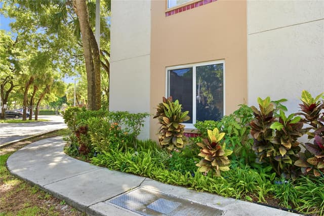 13920 SW 93rd Ln # 13920, Miami FL 33186 - Miami, FL - Photo 5
