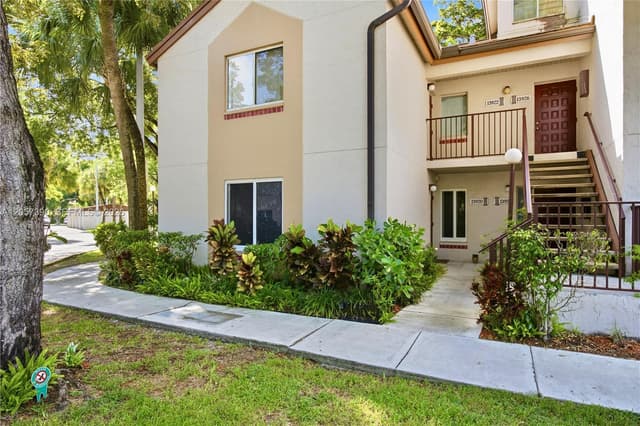 13920 SW 93rd Ln # 13920, Miami FL 33186 - Miami, FL - Photo 4
