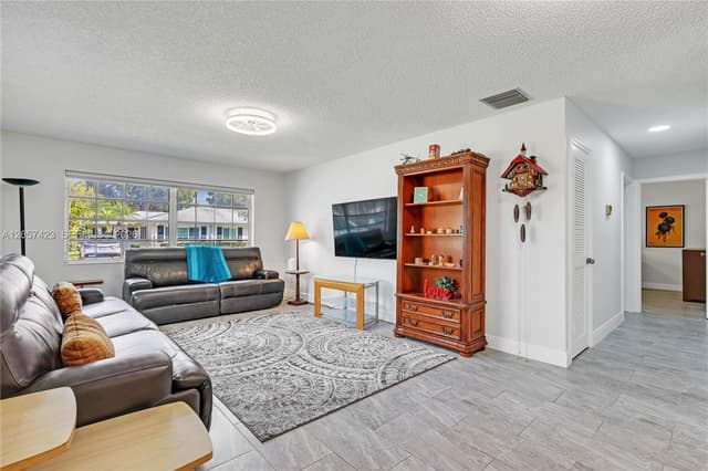 10115 44th Way S # 409, Boynton Beach FL 33436 - Boynton Beach, FL - Photo 2