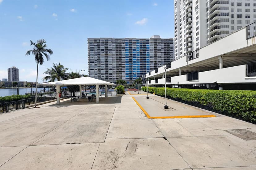 2780 NE 183RD Street # 112, Aventura FL 33160