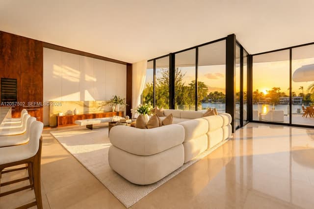 503 E Dilido Dr, Miami Beach FL 33139 - Miami Beach, FL - Photo 2