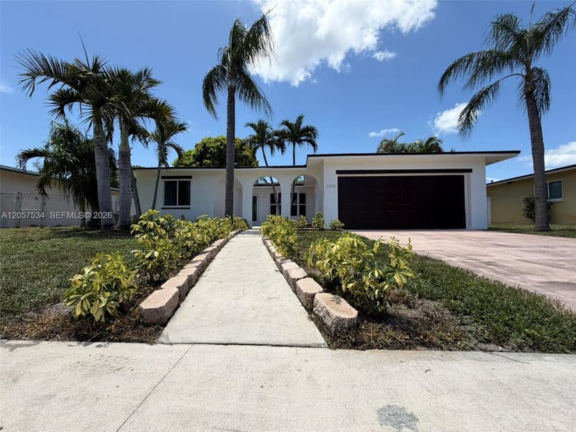 2210 NW 93rd Ave, Pembroke Pines FL 33024