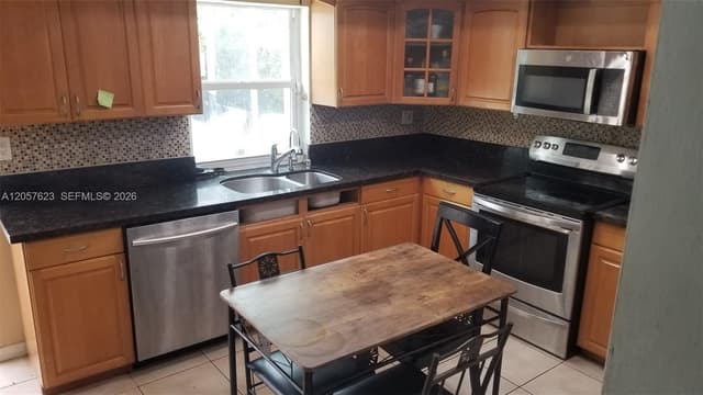 6729 Arbor Dr, Miramar FL 33023 - Miramar, FL - Photo 3