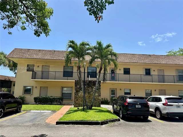 200 Gate Rd # 202, Hollywood FL 33024 - Hollywood, FL - Photo 2