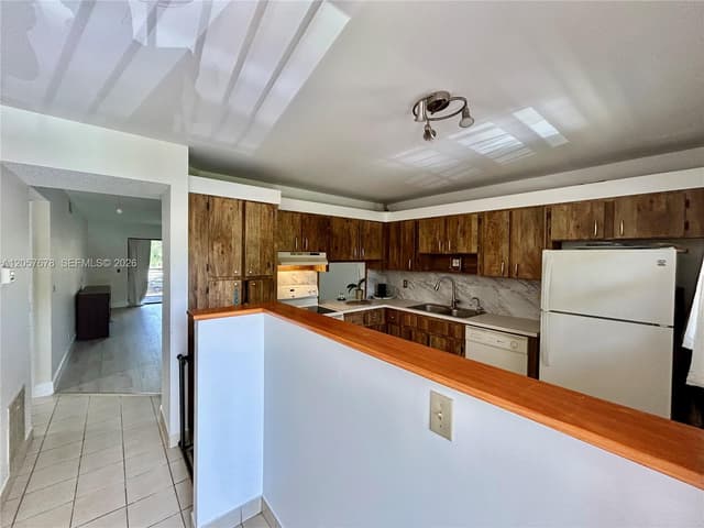 200 Gate Rd # 202, Hollywood FL 33024 - Hollywood, FL - Photo 5