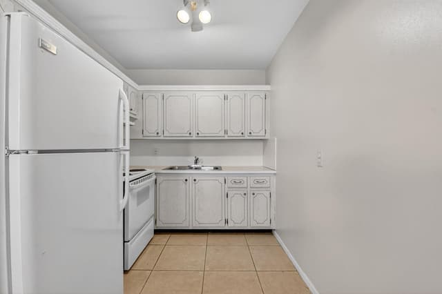 162 EASTHAMPTON G, West Palm Beach FL 33417 - West Palm Beach, FL - Photo 7