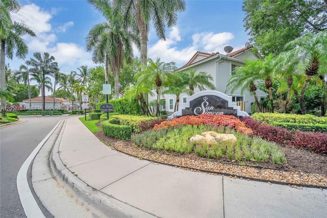 3692 San Simeon Cir, Weston FL 33331 - Weston, FL - Photo 2