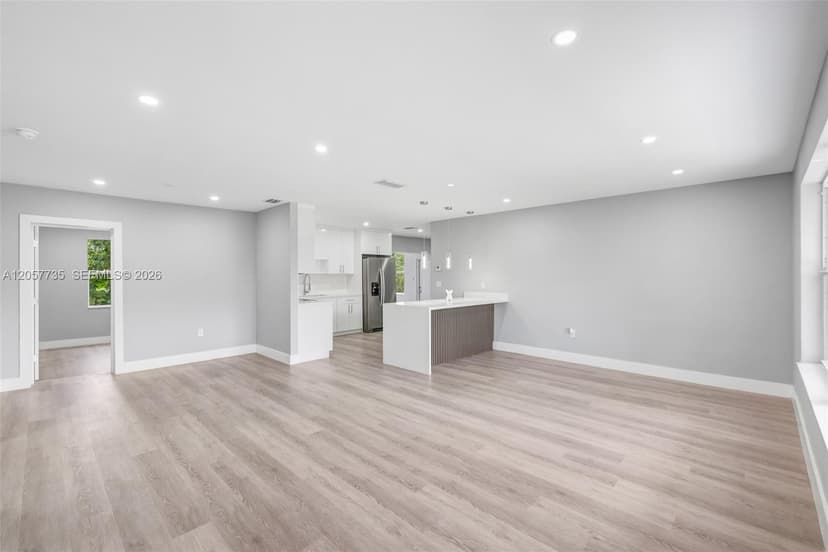 6420 NW 26th St, Sunrise FL 33313