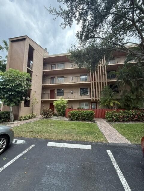 7210 Lake Cir Drive # 401, Margate FL 33063 - Margate, FL - Photo 2