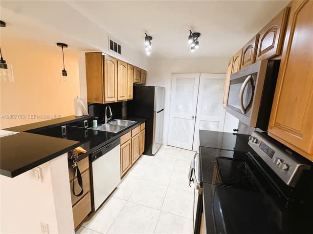 7483 SW 82nd St # A102, Miami FL 33143 - Miami, FL - Photo 3
