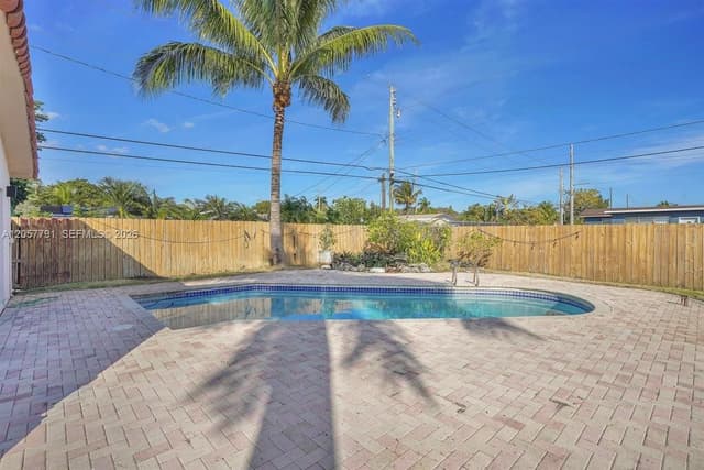 2005 N 36th Ave, Hollywood FL 33021 - Hollywood, FL - Photo 2