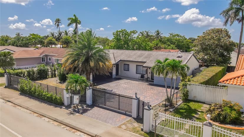 6320 NW 199th St, Hialeah FL 33015