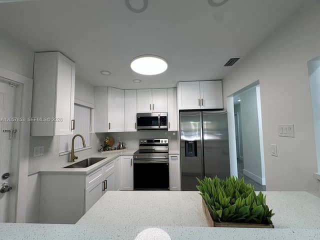 1628 NW 8th Ave, Fort Lauderdale FL 33311 - Fort Lauderdale, FL - Photo 7