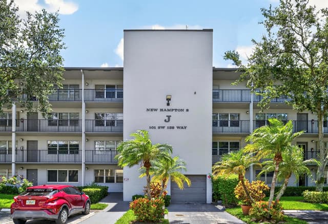 101 SW 132nd Way # 215J, Pembroke Pines FL 33027 - Pembroke Pines, FL - Photo 2