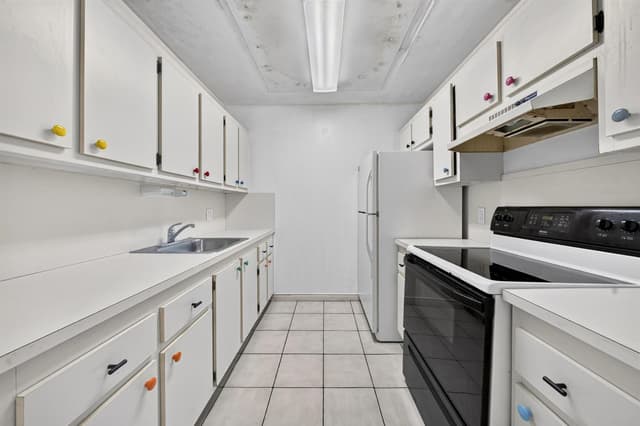 101 SW 132nd Way # 215J, Pembroke Pines FL 33027 - Pembroke Pines, FL - Photo 7