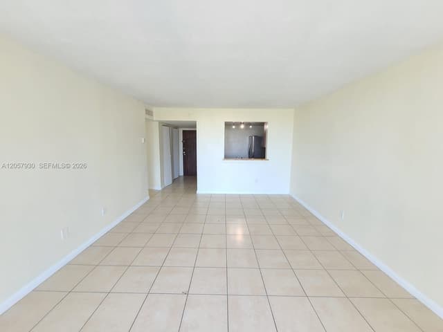 496 NW 165th St Rd # 409, Miami FL 33169 - Miami, FL - Photo 4