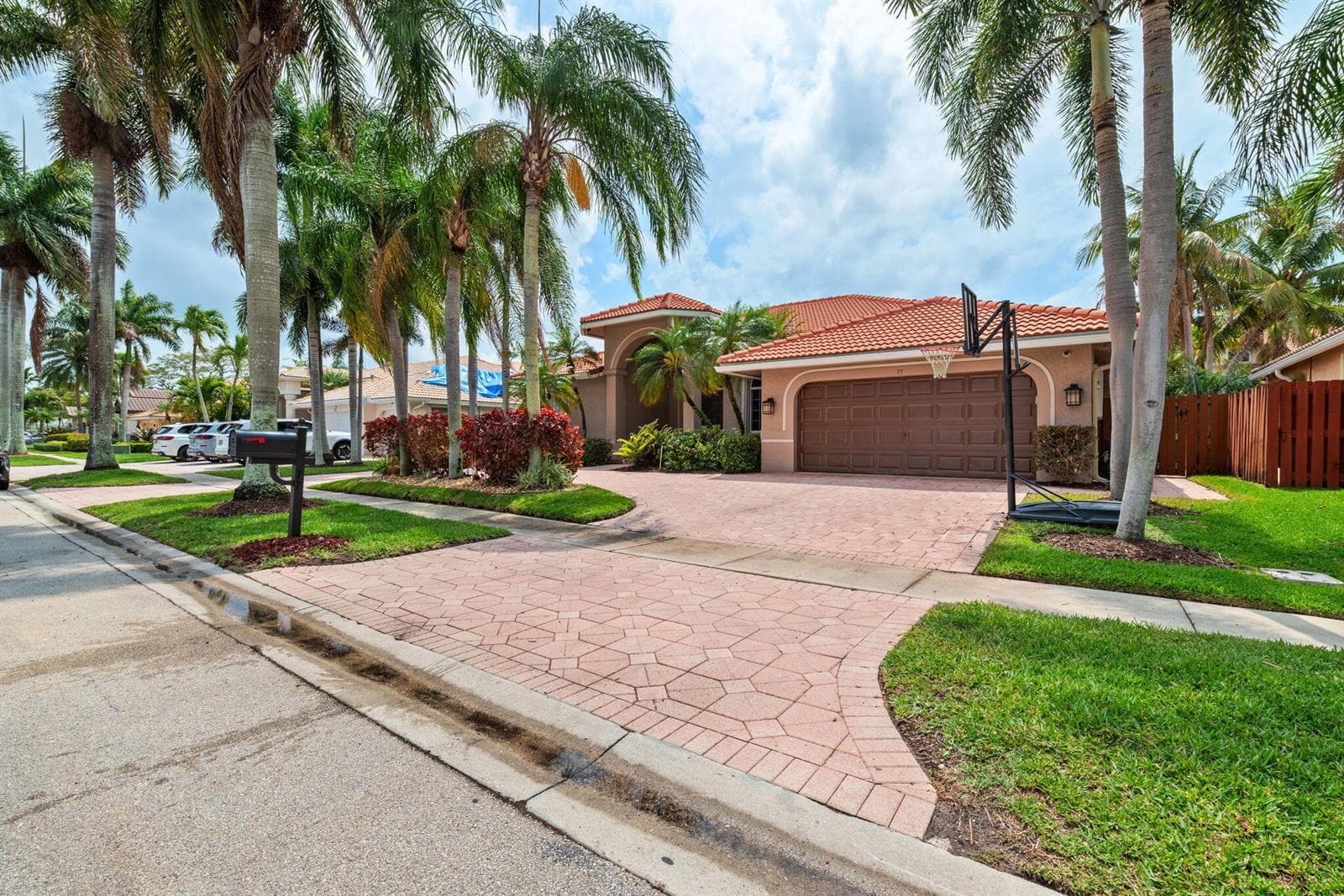 77 NW 108TH Way, Plantation FL 33324 - Plantation, FL - Photo 1
