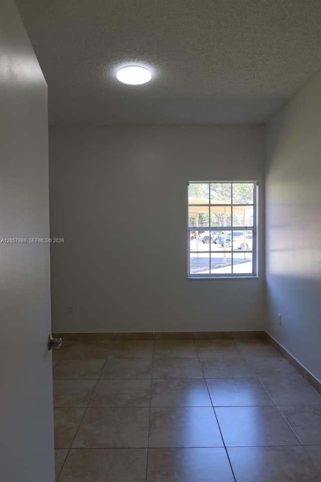 18340 NW 68th Ave # A, Hialeah FL 33015 - Hialeah, FL - Photo 7