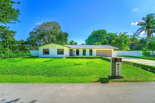 8820 SW 182nd Ter, Palmetto Bay FL 33157 - Palmetto Bay, FL - Photo 2