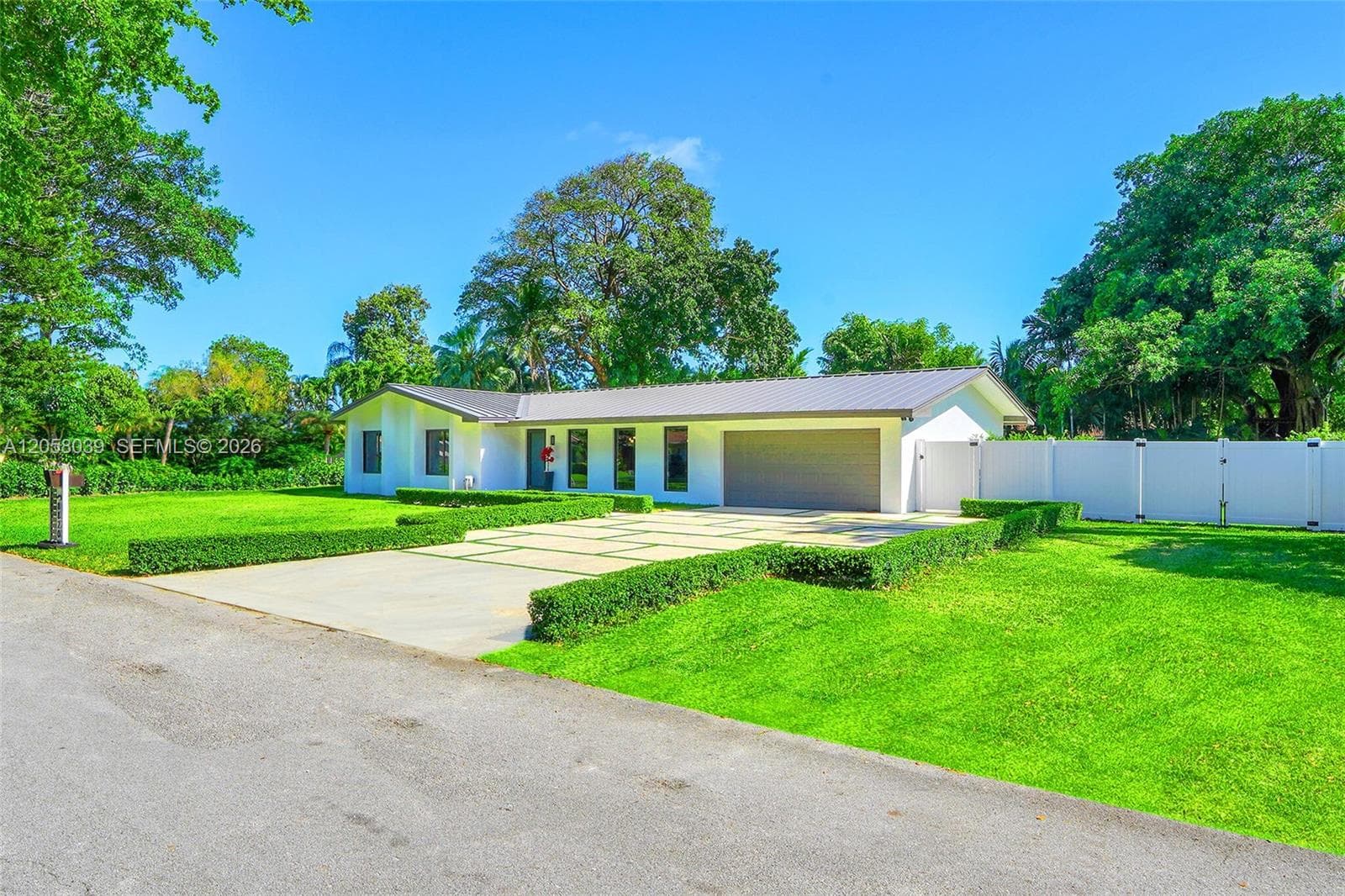 8820 SW 182nd Ter, Palmetto Bay FL 33157 - Palmetto Bay, FL - Photo 1