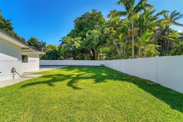 8820 SW 182nd Ter, Palmetto Bay FL 33157 - Palmetto Bay, FL - Photo 5