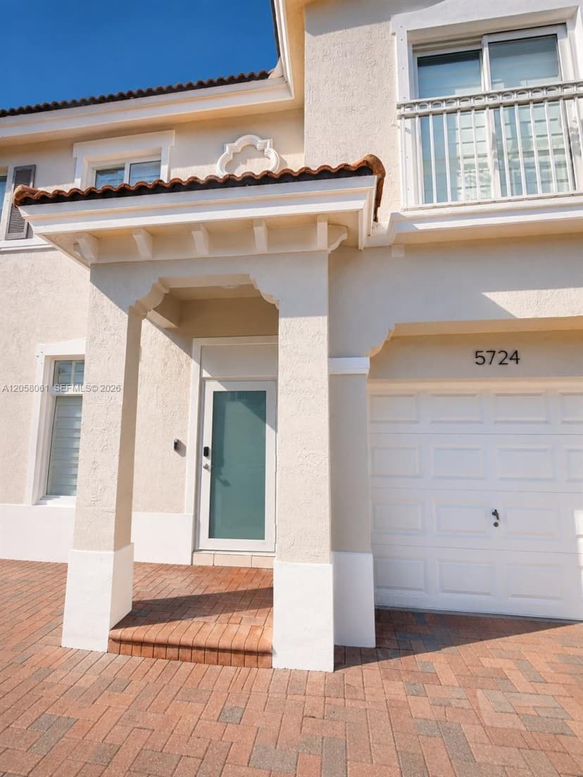 5724 NW 112th Pl # 5724, Doral FL 33178