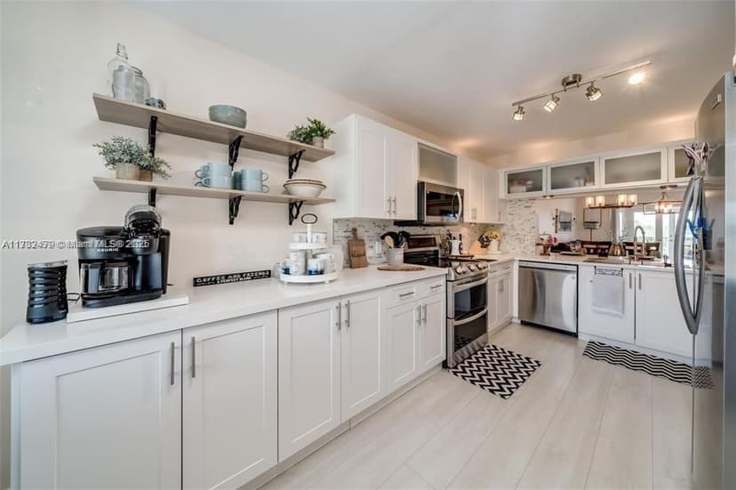 2560 NW 103RD Avenue # 406, Sunrise FL 33322