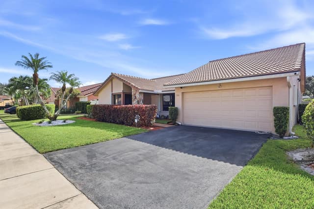 700 NW 102ND Way, Plantation FL 33324 - Plantation, FL - Photo 2