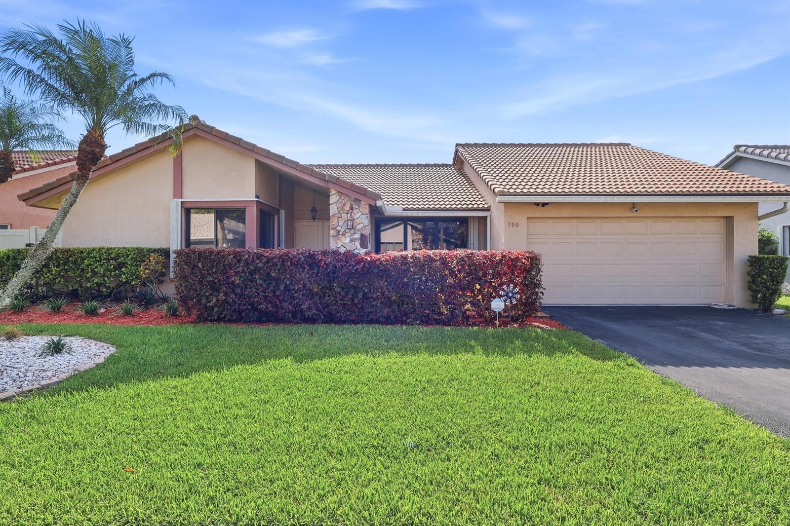 700 NW 102ND Way, Plantation FL 33324