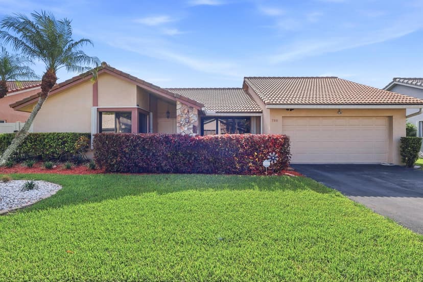 700 NW 102ND Way, Plantation FL 33324