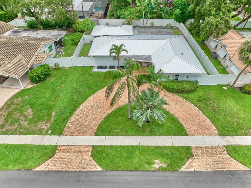 683 SW 2ND Street, Boca Raton FL 33486