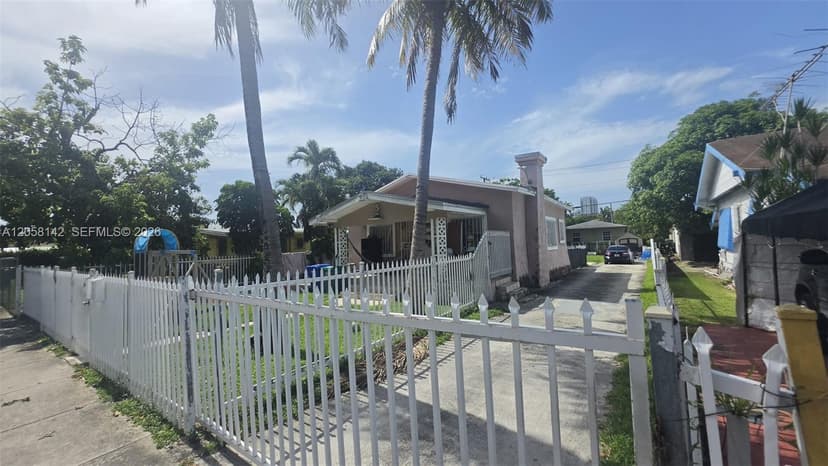 1888 NW 18th St, Miami FL 33125