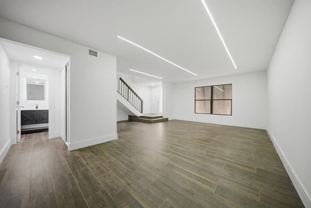 1391 E GOLFVIEW Drive # 1391, Pembroke Pines FL 33026 - Pembroke Pines, FL - Photo 3
