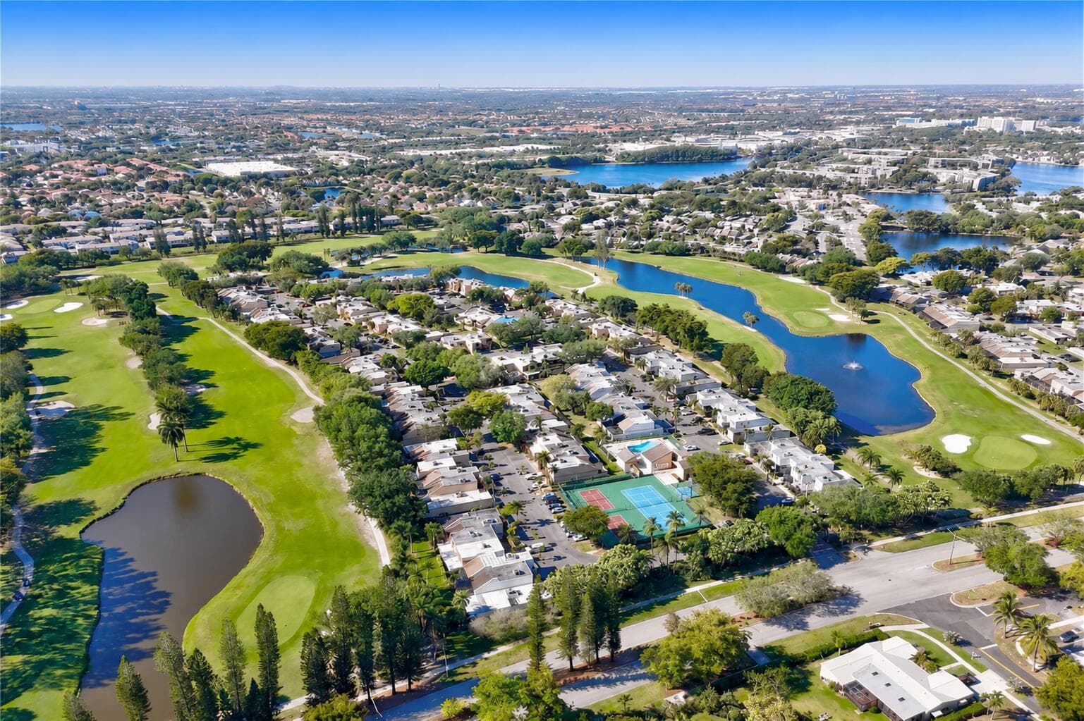 1391 E GOLFVIEW Drive # 1391, Pembroke Pines FL 33026 - Pembroke Pines, FL - Photo 1