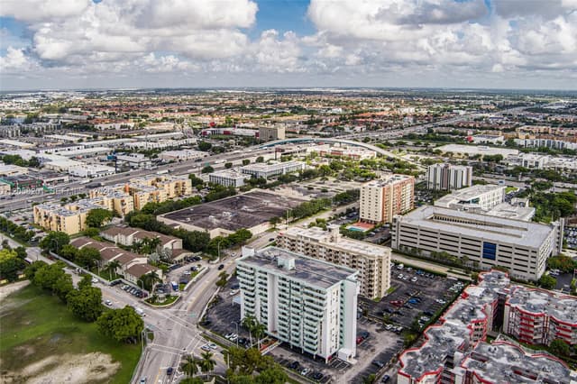 1825 W 44th Pl # 509, Hialeah FL 33012 - Hialeah, FL - Photo 3