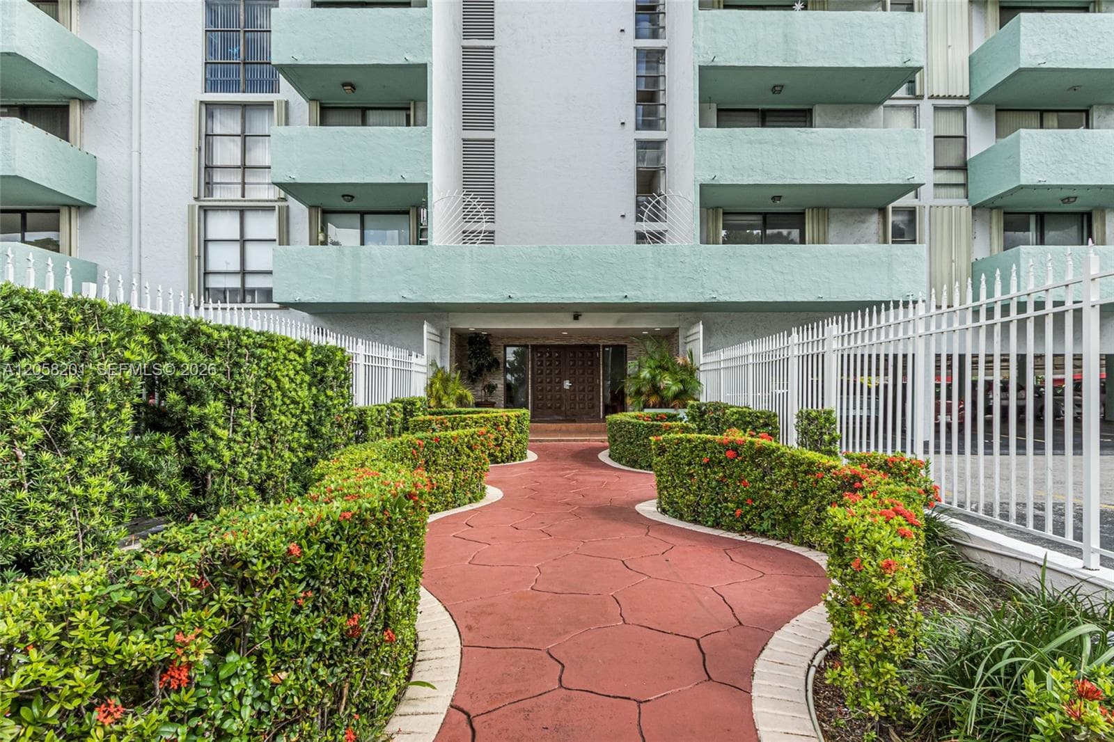 1825 W 44th Pl # 509, Hialeah FL 33012 - Hialeah, FL - Photo 1