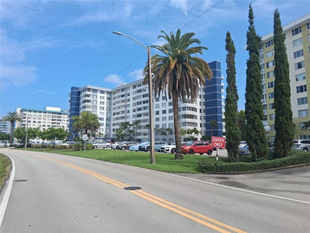 4400hillcrest Hillcrest DR # 201B, Hollywood FL 33021 - Hollywood, FL - Photo 2